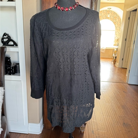 LOGO Black Lace Eyelet‎ Tunic Top - Picture 1 of 8